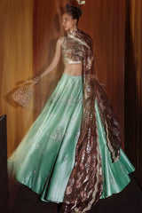 Chaand Bali – Zeeb and Zeeshan Formals
