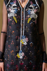 Black Swan – Zeeb and Zeeshan Luxury Pret