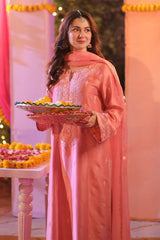 Hania Amir in Azalea – Ansab Jahangir Luxury Pret